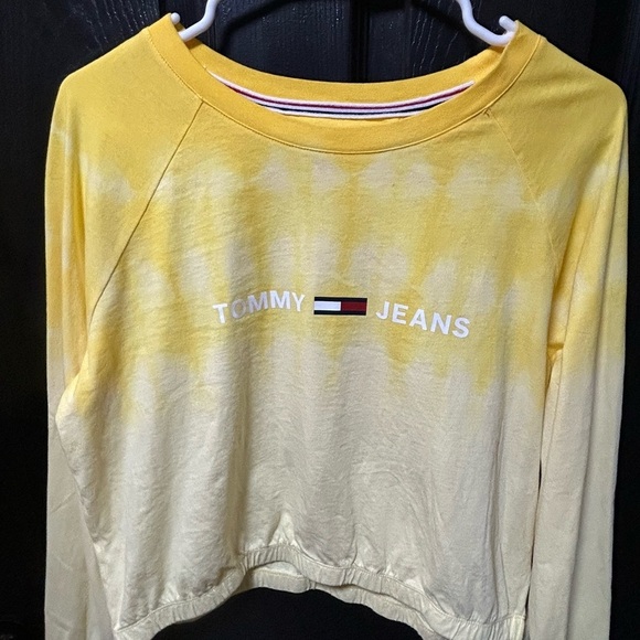 Tommy Hilfiger Tops - Tommy Hilfiger Women's Yellow Ombre Sweatshirt